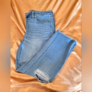Universal Thread Distressed jeans